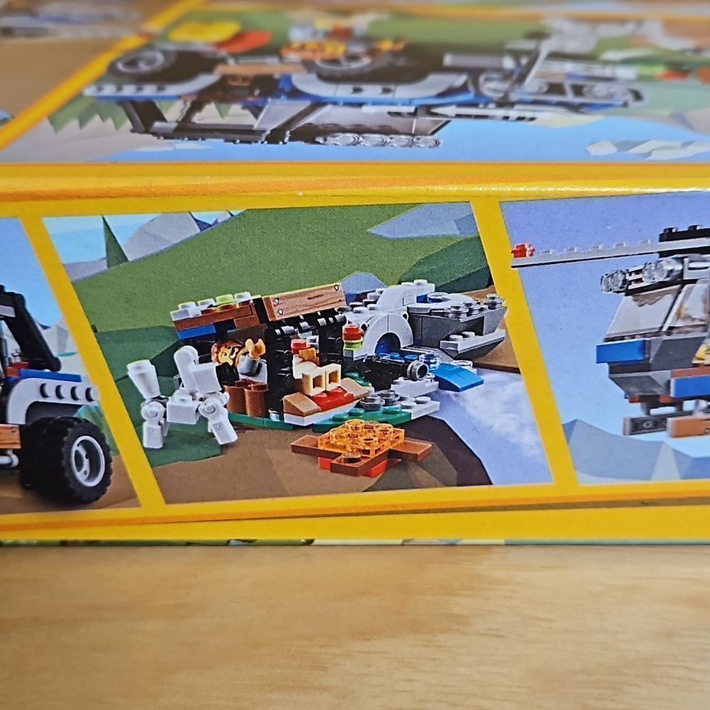 LEGO Creator Outback Adventure 31075 Creator 3 in 1 Set Truck Helicopter - Picture 8 of 15